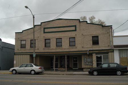 Fairmount Theatre - Recent Pic Of Fairmont (newer photo)